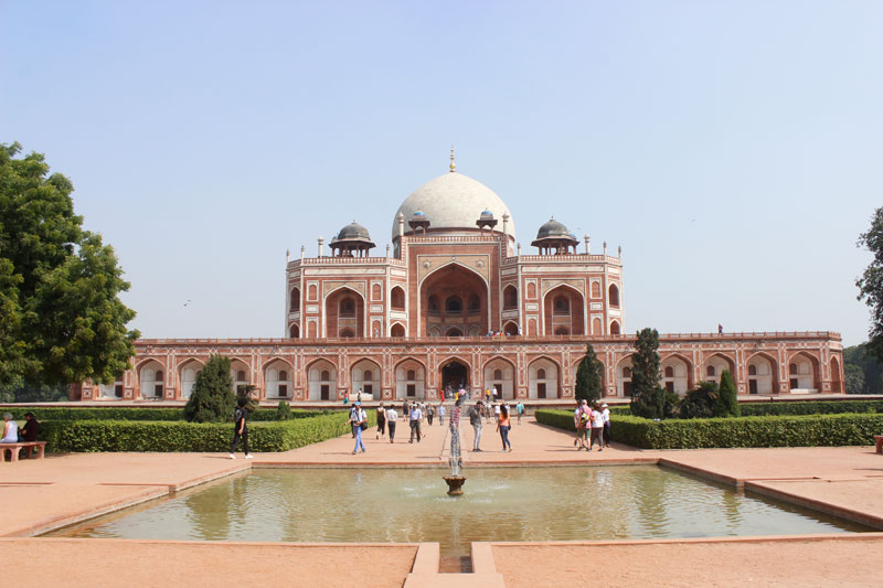 Humanyuns Tomb Humayun's Tomb Mughal architecture with white dome and formal gardens in New Delhi